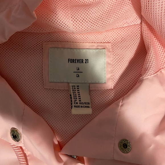 Pink windbreaker - Picture 2 of 3